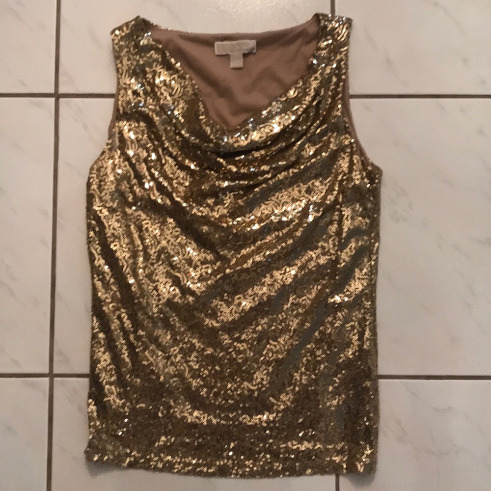 Sleeveless shirt